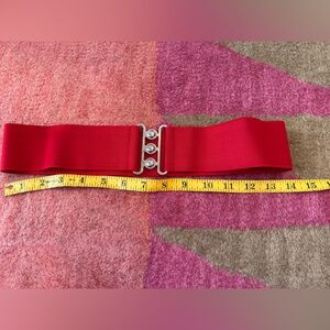 Vintage inspired elastic belt red